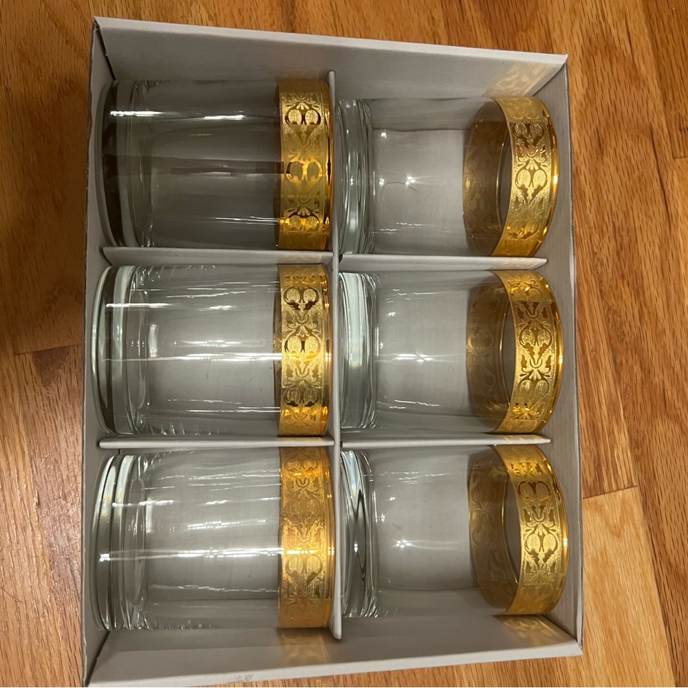 🚪gold line glasses set - Picture 2 of 2